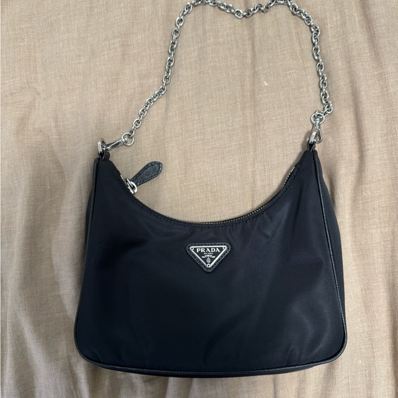 PRADA Nylon Re-Edition 2005 Shoulder Bag - Picture 2 of 5